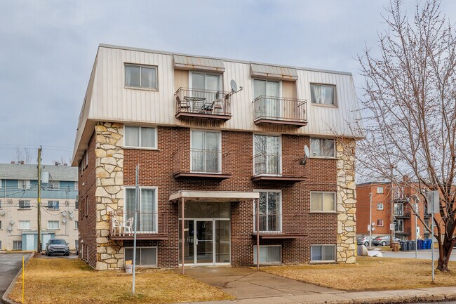 1985 Albert-Murphy Av in Laval, QC - Building Photo - Primary Photo