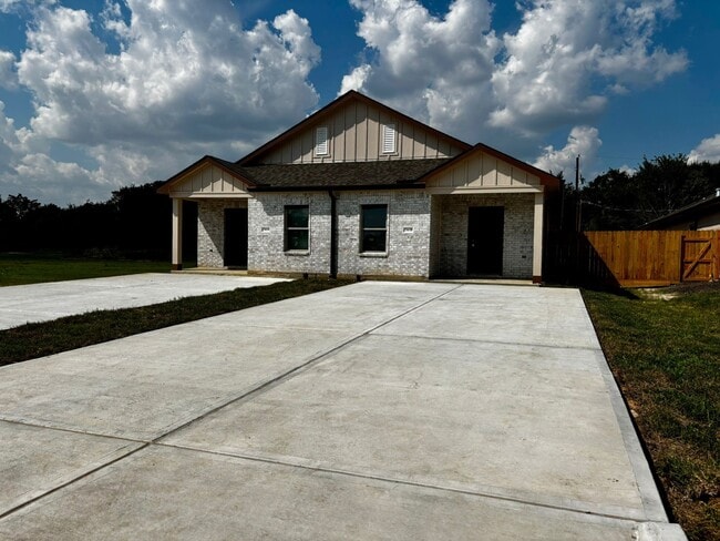 7745 Swiftwater Ln in Houston, TX - Building Photo - Building Photo