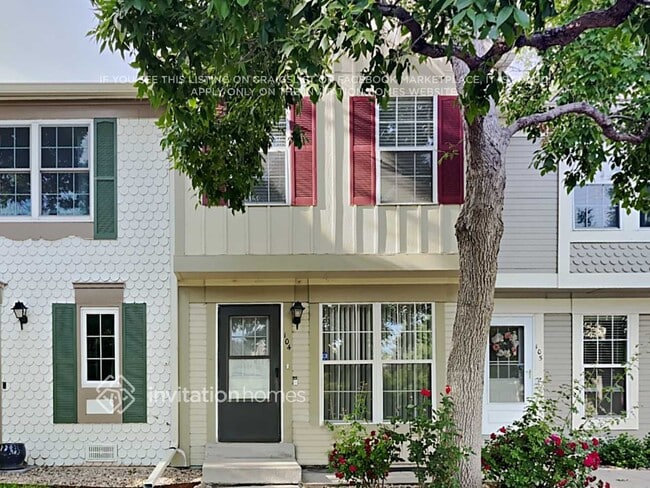 property at 1811 S Quebec Way