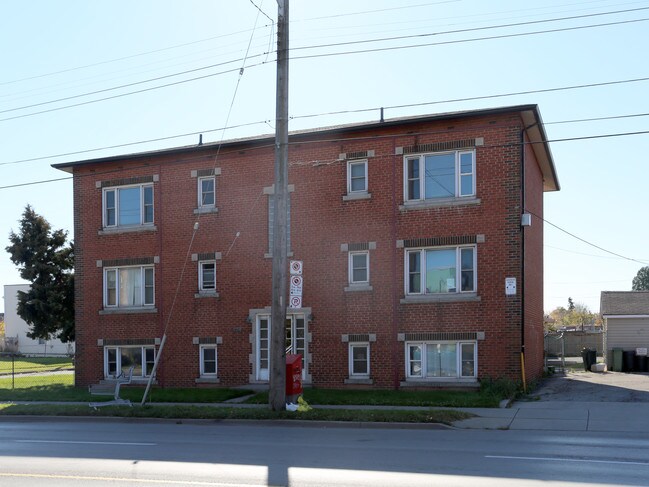 1454 Barton St E in Hamilton, ON - Building Photo - Building Photo