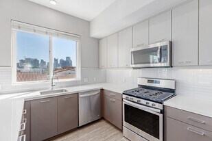 AV8 Little Italy in San Diego, CA - Building Photo