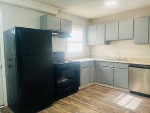 131 Wall St in Warner Robins, GA - Building Photo - Building Photo