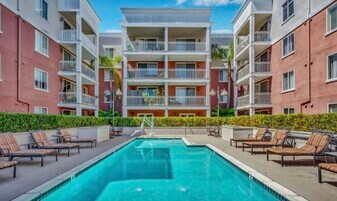 3740 Santa Rosalia Dr, Unit 319 in Los Angeles, CA - Building Photo