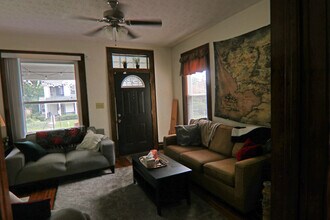 374 E Oakland Ave in Columbus, OH - Building Photo - Building Photo