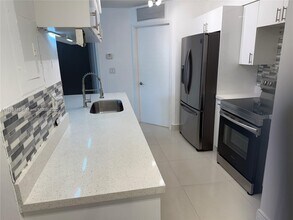 17500 NW 67th Pl in Hialeah, FL - Building Photo - Building Photo