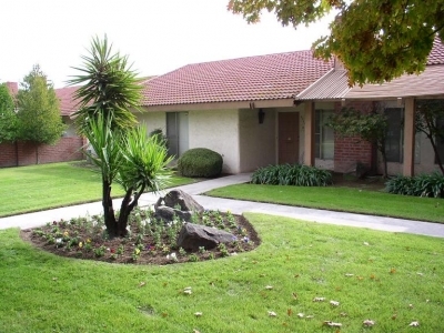 La Casa Feliz Rental Condominiums in Fresno, CA - Foto de edificio - Building Photo