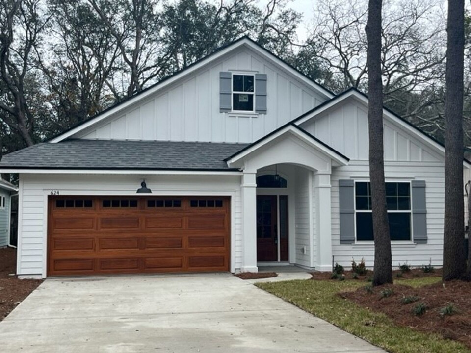 624 S 12th St in Fernandina Beach, FL - Building Photo