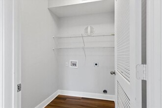 7701 Rialto Blvd in Austin, TX - Building Photo - Building Photo