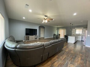 3439 E Grove Ave in Visalia, CA - Building Photo - Building Photo