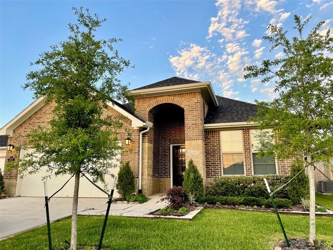 8319 Divot Trce in Fulshear, TX - Foto de edificio - Building Photo