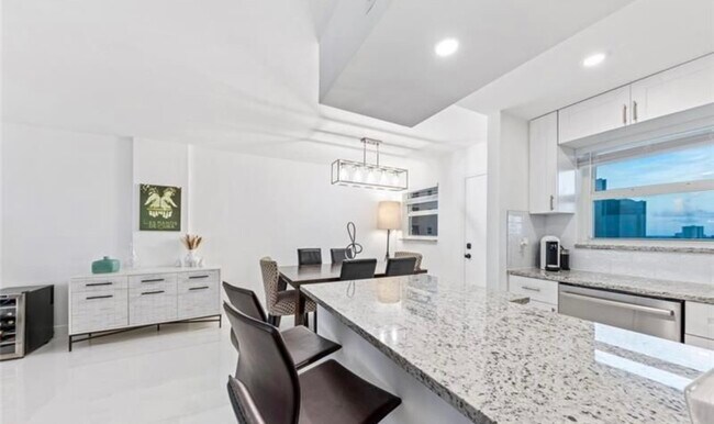 801 S Federal Hwy, Unit 906 in Pompano Beach, FL - Foto de edificio - Building Photo