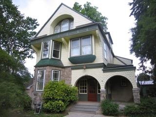 202 Forrest Ave in Narberth, PA - Foto de edificio