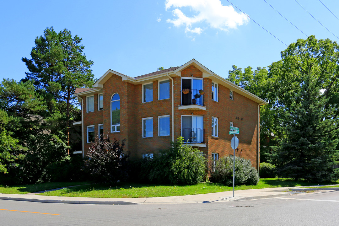 89 Gowan St in Barrie, ON - Building Photo