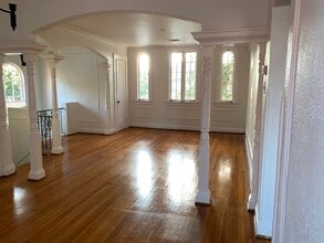 2 Azalea court in Metairie, LA - Building Photo - Building Photo