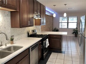 1903 Fairlawn Ln in Austin, TX - Building Photo - Building Photo