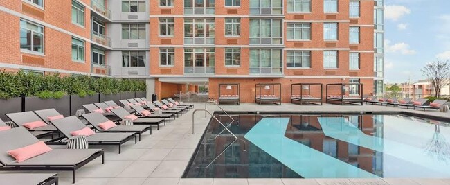 7605 River Rd in North Bergen, NJ - Foto de edificio - Building Photo