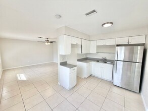 1931 Sunshine Blvd in Naples, FL - Building Photo - Building Photo