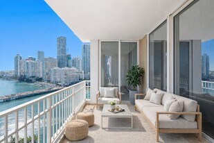 701 Brickell Key Blvd in Miami, FL - Building Photo