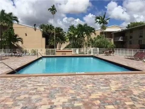 13787 SW 66th St in Miami, FL - Building Photo