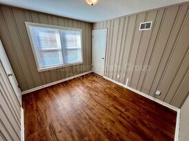 242 Emerling Dr in St. Louis, MO - Building Photo