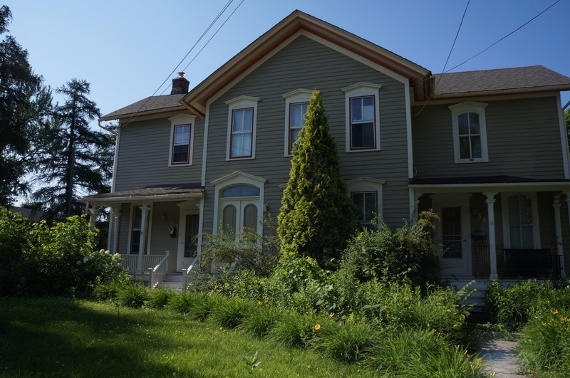 545 E Chicago St in Elgin, IL - Building Photo