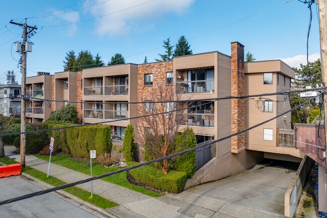 1825 8th Av W in Vancouver, BC - Building Photo - Primary Photo