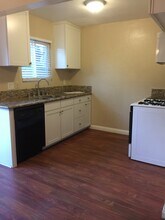 10676 Walnut St, Unit 10676 in Los Alamitos, CA - Building Photo - Building Photo