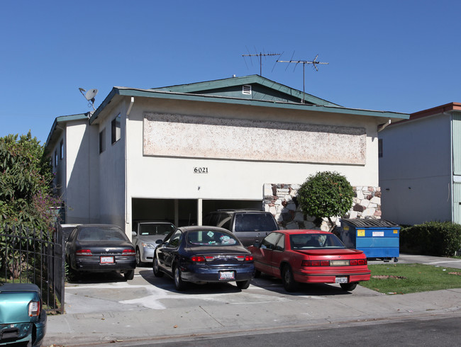 6021 Vinevale Ave in Maywood, CA - Building Photo - Building Photo