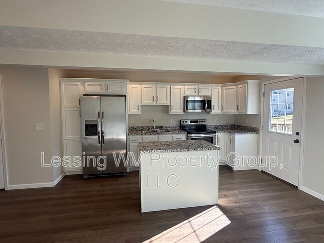 359 Orch Pk Rd in Hurricane, WV - Building Photo - Building Photo