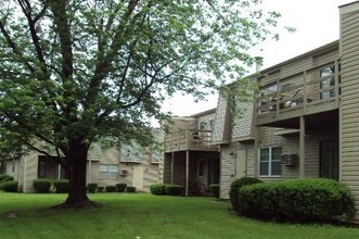 Sheridan Park and Holiday Manor in Geneva, NY - Foto de edificio - Building Photo