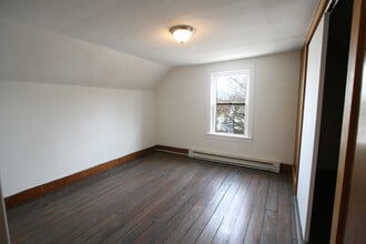 6 Hammersley Ave, Unit 3 in Poughkeepsie, NY - Building Photo - Building Photo