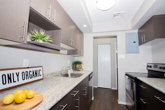 2331 Pembina Hwy in Winnipeg, MB - Building Photo - Building Photo