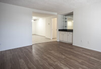 Green Valley Circle Apartments in Culver City, CA - Building Photo - Interior Photo