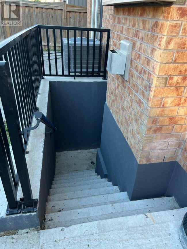 19 Antorisa Ave in Vaughan, ON - Building Photo - Building Photo