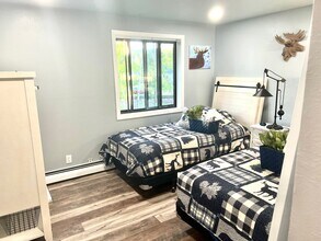 21 Woodmere Ct, Unit 3 in Appleton, WI - Foto de edificio - Building Photo