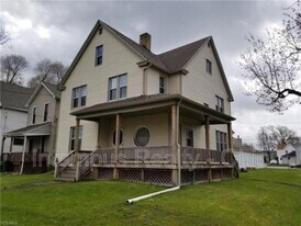 35 Neil St in Niles, OH - Building Photo