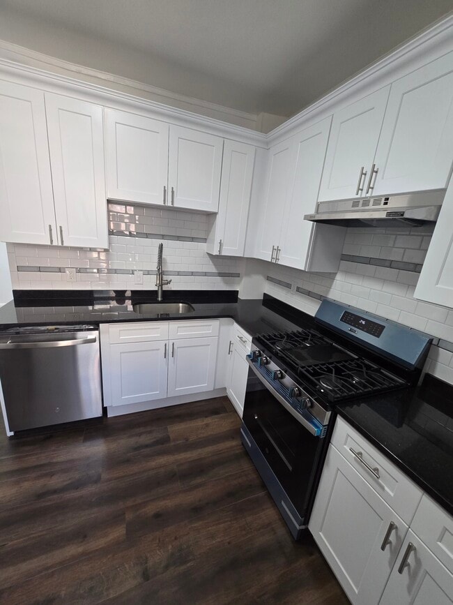 240 N Harvard St, Unit 2