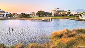 510 Fort Pickens Rd in Pensacola Beach, FL - Building Photo