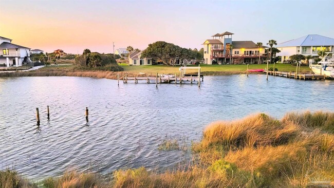property at 510 Fort Pickens Rd