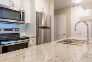 The Mayflower Apartments in Edmonton, AB - Building Photo