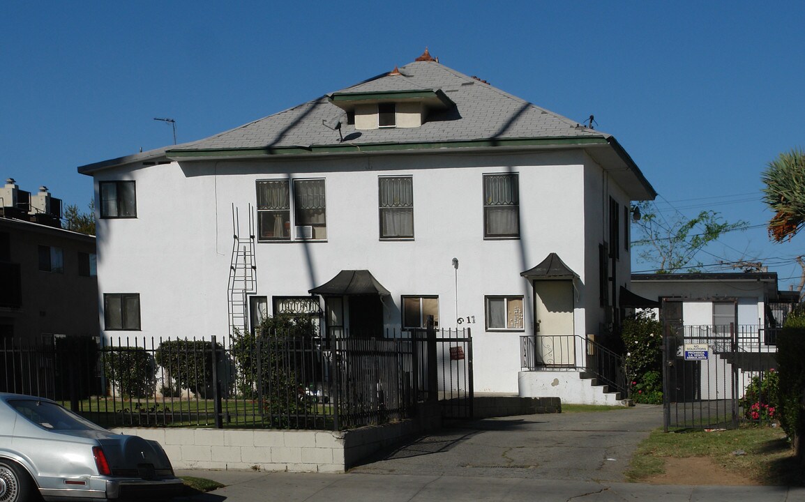 611 Los Robles Ave in Pasadena, CA - Building Photo