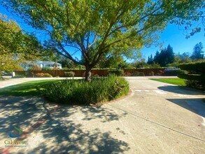26288 Fremont Rd in Los Altos Hills, CA - Building Photo - Building Photo