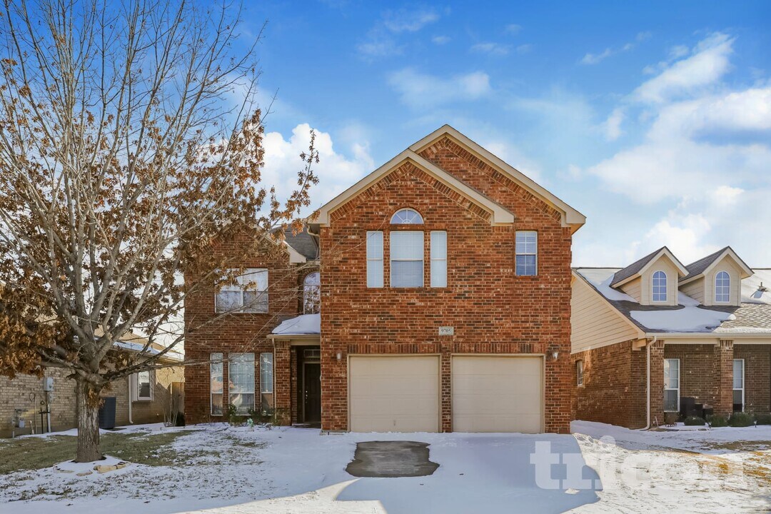 9705 Gallatin Ln in Fort Worth, TX - Building Photo