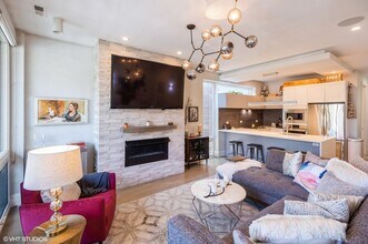 1543 W Augusta Blvd in Chicago, IL - Building Photo - Building Photo