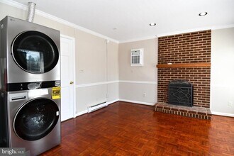 2 E Federal St in Middleburg, VA - Building Photo - Building Photo