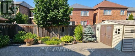 239 Dalgleish Garden in Milton, ON - Building Photo - Building Photo