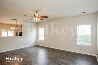 15541 Outside Trail in Noblesville, IN - Foto de edificio - Building Photo