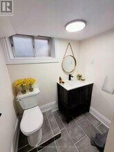 16 Arkley Crescent in Toronto, ON - Building Photo - Building Photo