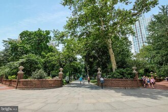 704 S Washington Square in Philadelphia, PA - Building Photo - Building Photo