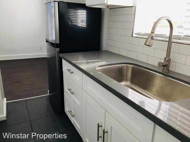 250 Loma Dr in Los Angeles, CA - Building Photo - Building Photo